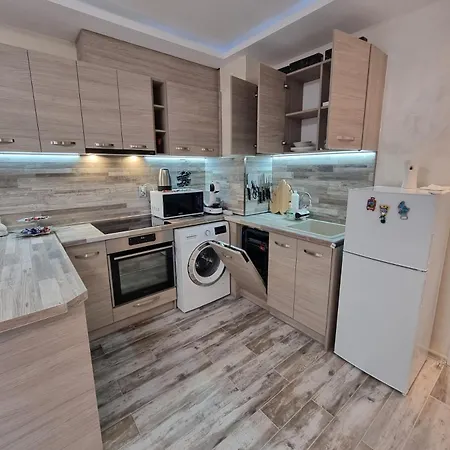 Adam And Eva Apartman *